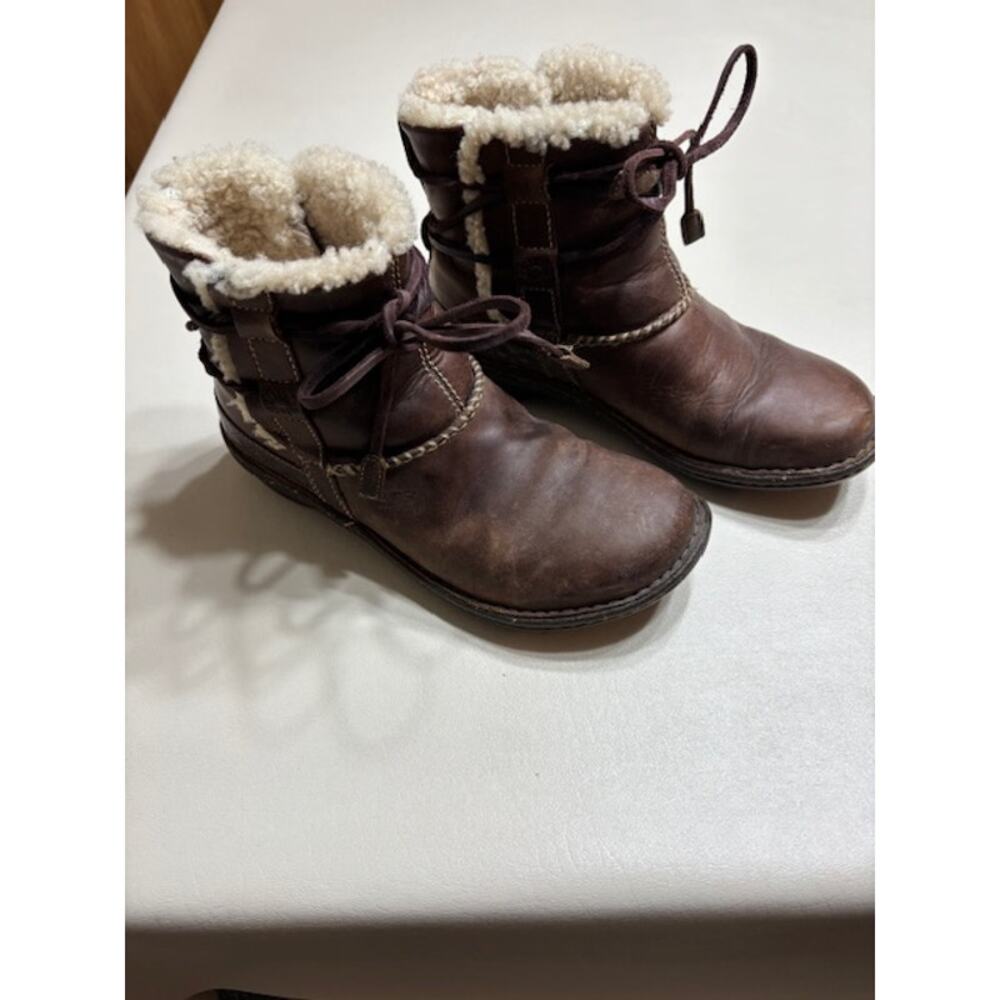 Women’s Brown Winter Boot Ugg’s Size 7